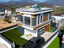 Seferihisar Doğanbey Atatürk Mah. Satılık 3+1 Yazlık - 200 m²