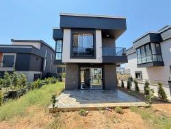 Seferihisar Doğanbey Cumhuriyet Mah. Satılık 2+1 Müstakil Ev - 190 m²