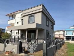 Seferihisar Doğanbey Cumhuriyet Mah. Satılık 3+1 Villa - 205 m²