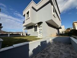 Seferihisar Doğanbey Cumhuriyet Mah. Satılık 3+1 Villa - 180 m²