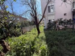 Seferihisar Ürkmez Merkezde Satılık Giriş Katı Bahçeli 2 + 1 Daire