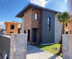 Seferihisar Doğanbey Cumhuriyet Mah. Satılık 3+1 Villa - 250 m²